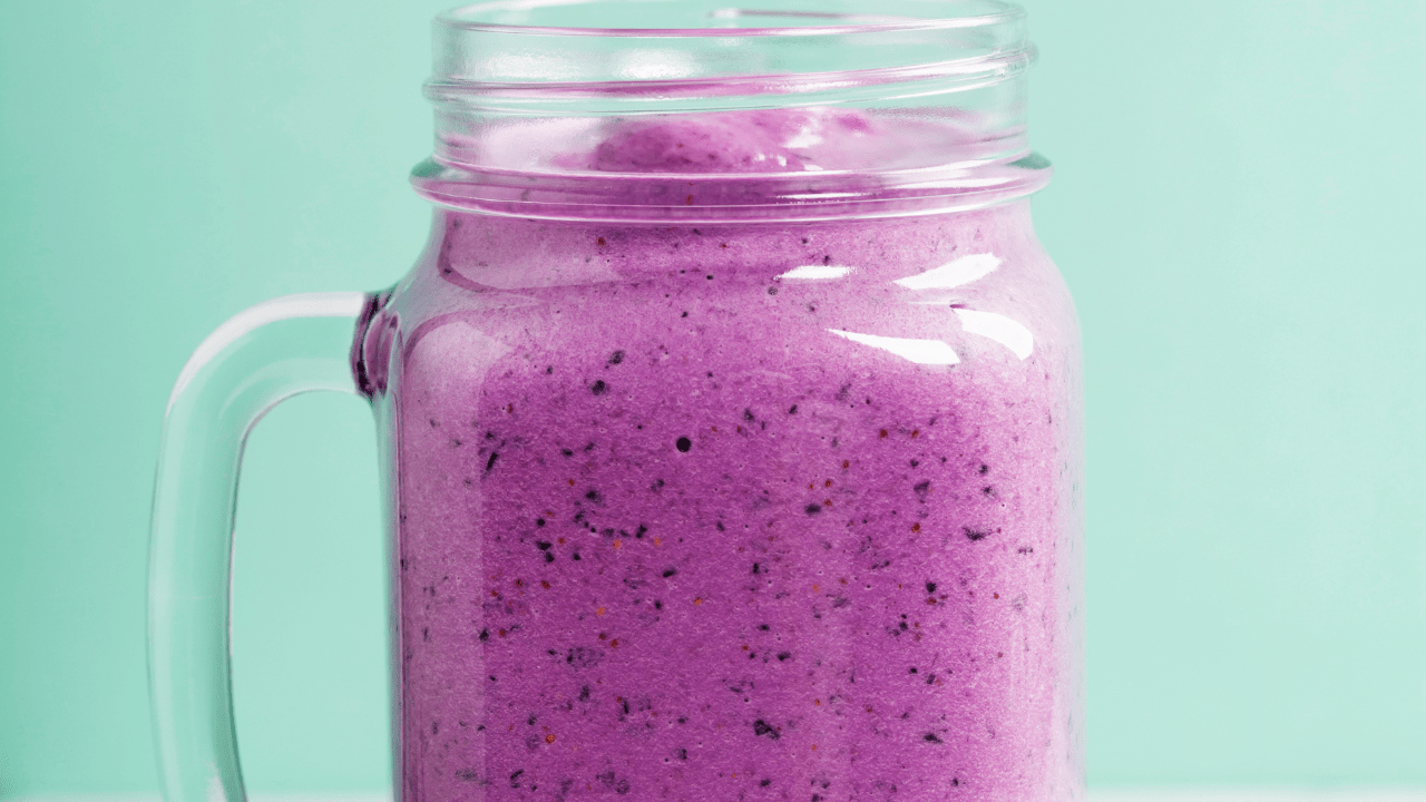 Blueberry smoothie for gut health