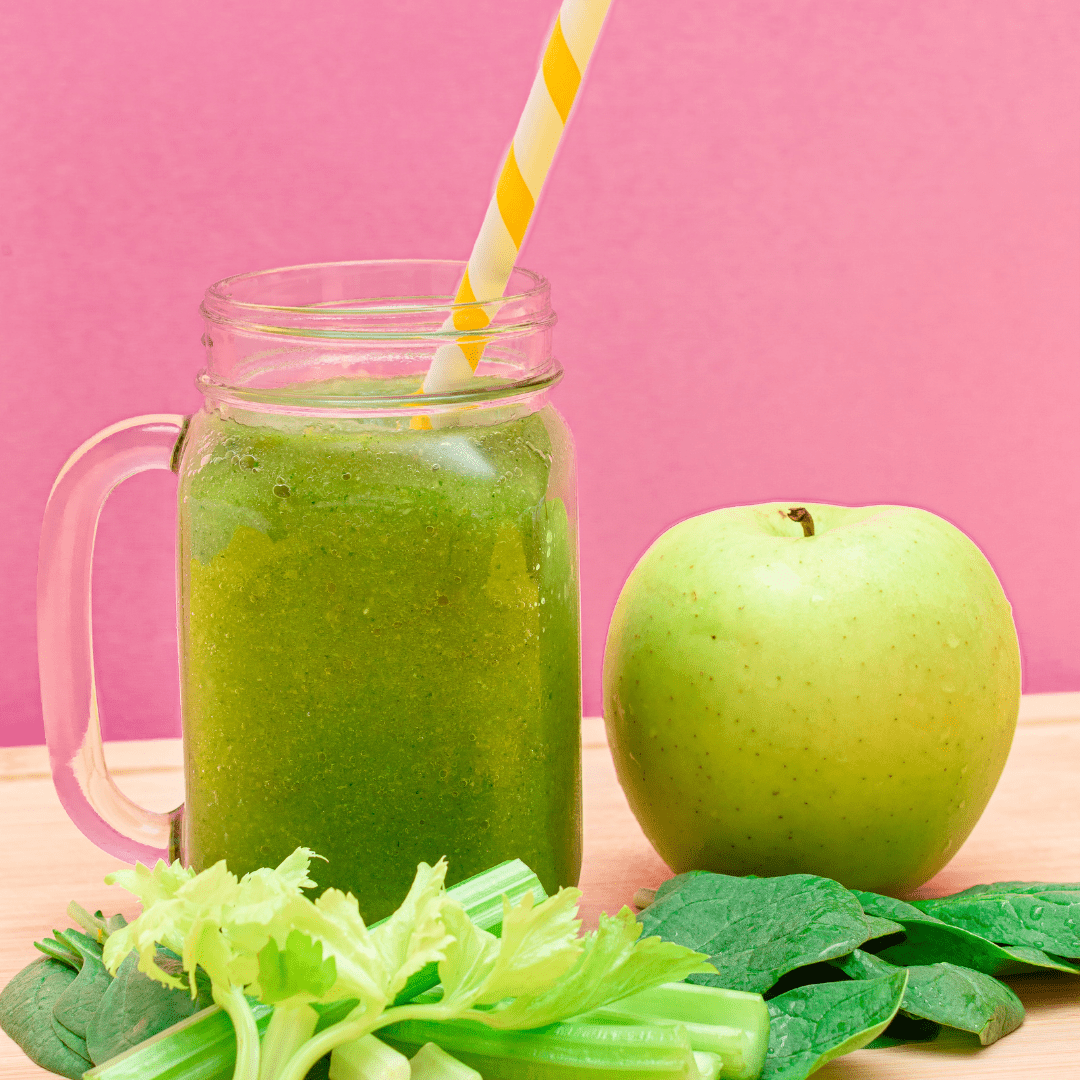 Smoothie and green apple - nutrition counseling | Nutritionist