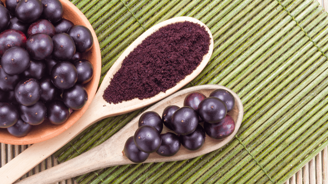 Acai berries and acai powder - Superfood Smoothie | Nutritionist and Weight Loss Coach Acai berries and acai powder - Superfood Smoothie | Nutritionist and Weight Loss Coach