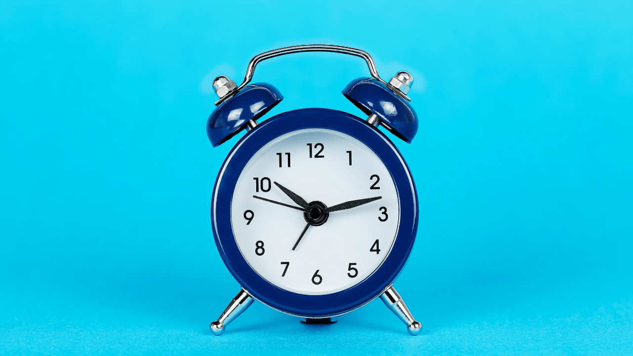 Clock To Pause Before Emotional Eating Urges