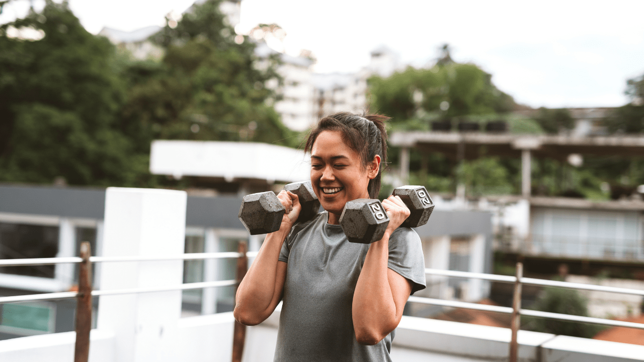Woman Strength Training Coach Chris Nutritionist & Weight Loss Coach Woman Strength Training | Coach Chris Nutritionist & Weight Loss Coach